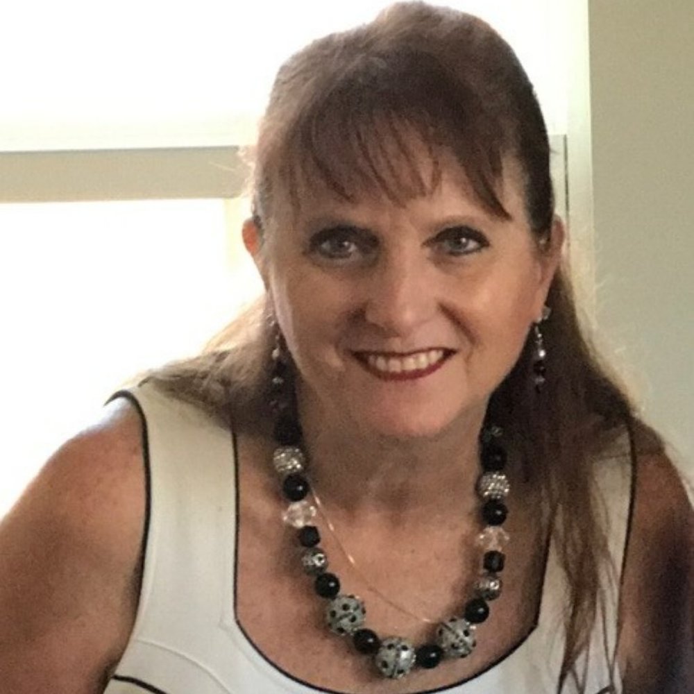 Meet your Posher, Suzanne